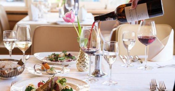 Eine erstklassige Weinauswahl rundet das Genuss-Erlebnis im Oberstdorfer Hotel Mohren ab