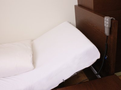 Das elektrisch verstellbare Bett in der Ferienwohnung Mohren bietet besonderen Komfort.