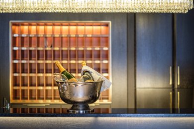 Herzlich willkommen im Hotel Mohren! Gerne begrüßen wir Sie im Hotel Mohren mit einem Glas Champagner!