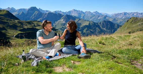 Erholsames Picknick bei einer traumhaften Wanderung am Nebelhorn