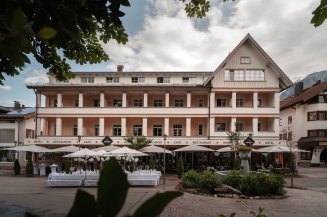 In diesem Hotel in Oberstdorf erleben Sie die schönsten Genussmomente und Genussevents. Lassen Sie sich kulinarisch verwöhnen und erleben Sie eine Auszeit, die Genuss und Leichtigkeit auf schönste Weise verbindet.
