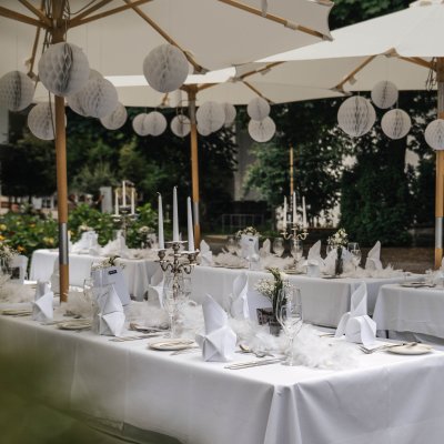 Schlicht, edel & genussvoll - erleben auch Sie die besondere Genussevents im Hotel Mohren in Oberstdorf! Lassen Sie sich kulinarisch verwöhnen und erleben Sie eine Auszeit, die Genuss und Leichtigkeit auf schönste Weise verbindet. Egal ob bei einem leckeren Brunch in Oberstdorf zum Muttertag oder bei geschmackvollen Variationen zu den verschiedensten kulinarischen Events in Oberstdorf - das Hotel Mohren verwöhnt seine Gäste mit köstlichsten Leckereien!