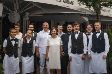 Unser Team vom Hotel Mohren heißt Sie herzlich willkommen! In unserem Grandhotel in Oberstdorf erleben die Gäste den schönsten Urlaub im Allgäu! Wir sind Gastgeber aus Leidenschaft und freuen uns darauf, Ihre schönsten Tage im Jahr noch schöner werden zu lassen!