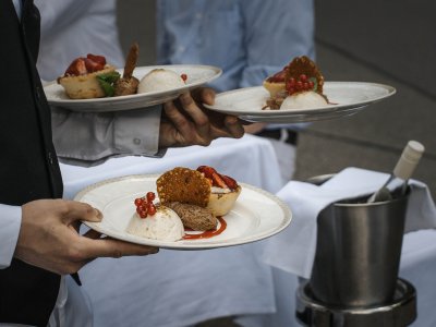 Wir nehmen uns Zeit für Ihren Genuss: Exklusive Genussmomente mit kulinarischen Highlights, wie das Mohren 4-Gang-Menü oder die Genussreise, machen Ihren Urlaub in Oberstdorf zu einem einmaligen Erlebnis.
