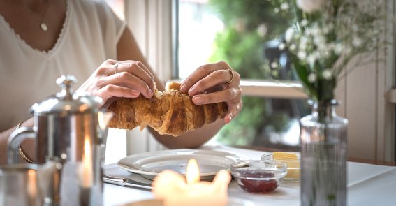 Tanken Sie Energie bei einem reichhaltigen Frühstück Beginnen Sie den Tag entspannt mit regionalen Köstlichkeiten und somit auch Ihren Urlaub im Allgäu.