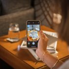 Besondere Urlaubsmomente im Hotel Mohren im Allgäu genießen Besondere Urlaubsmomente im Hotel in Oberstdorf festhalten: Mit dem Smartphone werden Eindrücke, Broschüren und kleine Details zu Erinnerungen, die bleiben. So wird Ihr Aufenthalt im Allgäu zu einer Auszeit voller Genuss und bleibender Eindrücke.