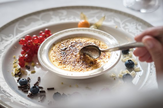 Erleben Sie unser kulinarischen Highlights direkt im Restaurant Mohren in Oberstdorf Ein genussvoller Abschluss für Ihr Abendessen in Oberstdorf und ein Highlight der gehobenen Küche. Genießen Sie leckere Desserts im Hotel Mohren in Oberstdorf.