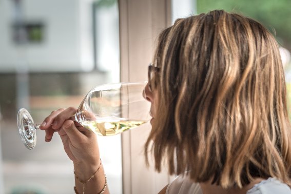 Im Restaurant Mohren in Oberstdorf erleben Sie die schönsten und leckersten Genussmomente. Ein besonderes Highlight ist die große Weinauswahl - wir beraten Sie gerne, welcher Wein zu Ihrem Essen am besten passt.