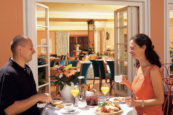 Frühstück im Hotel Mohren Starten Sie Ihren Urlaubstag gut gestärkt. Nach einem reichhaltigen und leckeren Frühstück im Hotel Mohren.