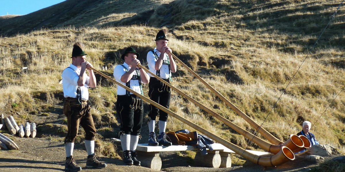 Privatkonzert auf dem Nebelhorn Mit etwas Glück trifft man oben die Alphornbläser und genießt ein kleines