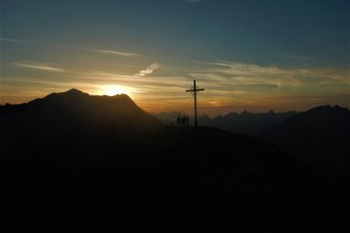 Eindrucksvolle Sonnenuntergänge in den Bergen