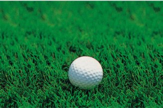 Golfball Bereit zum Abschlag.