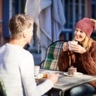 Die Sonne auf der Terrasse genießen