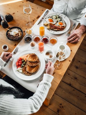 Vielfältiges Frühstück in den Bergen