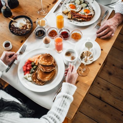 Vielfältiges Frühstück in den Bergen