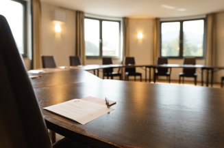 In dem Tagungsraum Garmisch im Hotel Oberstdorf kann jederzeit fleißig gebrainstormt, diskutiert und interargiert werden.