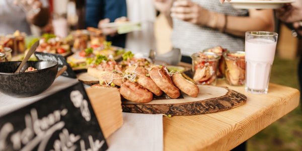 Ihre Kaffeepause bei uns im Hotel Oberstdorf im Allgäu Entdecke unsere köstlichen Speisen, welche wir Euch in der Kaffeepause frisch vorbereiten.