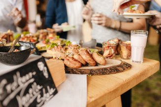 Genuss am Buffet im Hotel Oberstdorf im Allgäu Entdecke unsere köstlichen Speisen, welche wir Euch in der Kaffeepause frisch vorbereiten.