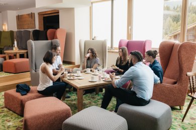 Eine Kaffeepause bei uns im Tagungshotel Oberstdorf ist die perfekte Gelegenheit, um das Team zu stärken.