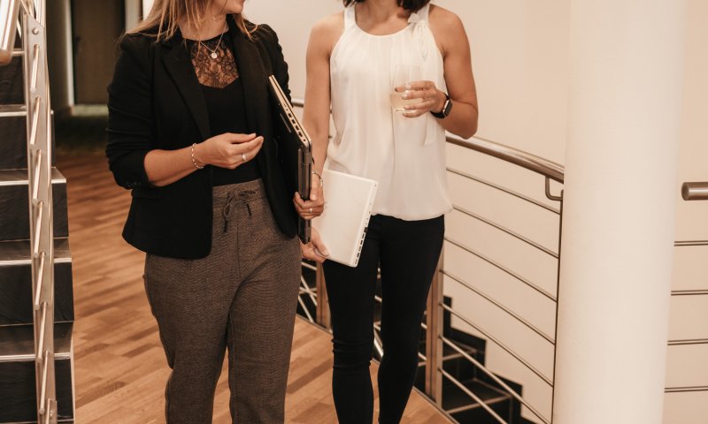 Im Tagungshotel Oberstdorf erleben Teilnehmer eine moderne und motivierende Atmosphäre, die produktives Arbeiten und kreativen Austausch fördert. Ideal für Seminare, Workshops und erfolgreiche Geschäftstreffen.