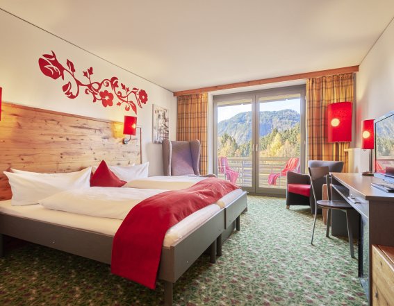 Herzlich Willkommen in Ihrem Doppelzimmer mit Balkon im Hotel Oberstdorf.