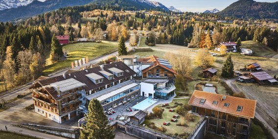 Oberhalb von Oberstdorf liegt das 4-Sterne Superior Hotel Oberstdorf in herrlicher Alleinlage.