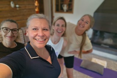 Entspannungsübungen am Morgen oder Abend mit Yoga Profi Maxi im Hotel Oberstdorf im Allgäu