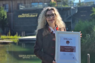 Stolze Zweitplatzierte der Wellness Aphrodite 2026 Unsere Wellnessleiterin Vicky ist stolze Zweitplatzierte der Wellness Aphrodite 2026
