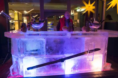 Die neue Eisbar im Winterbudenzauber