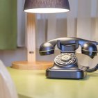 In jedem Feeling-Zimmer des Hotel Oberstdorf finden Sie ein anitquarisches Allgäuer Möbelstück oder ein Accessoires aus alten Zeiten. 