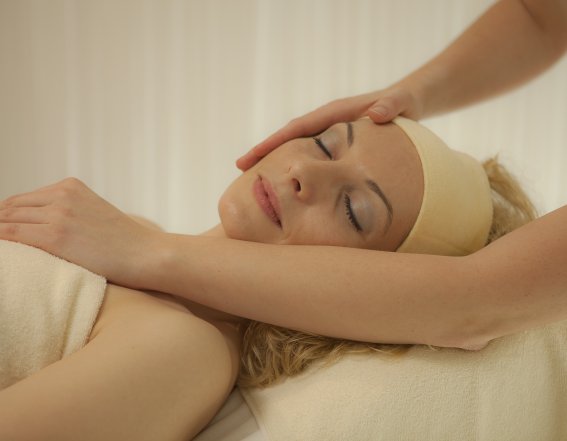 Ausreichend Ruhezeit Nach der Behandlung haben Sie ausreichend Zeit nachzuruhen. Vielleicht träumen Sie schon von Ihrem nächsten Urlaub im Hotel Oberstdorf?