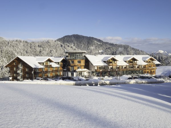 Winterkleid des Hotel Oberstdorfs Weiße Winterpracht des Hotel Oberstdorfs im schneesicheren Oberstdorf.