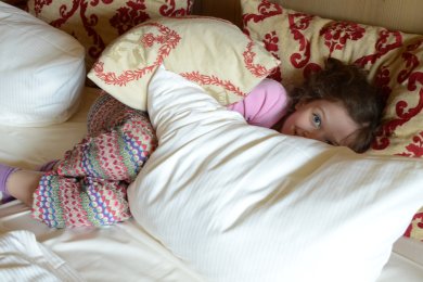 Bequeme Betten sorgen für einen wohligen Schlaf In den gemütlichen Betten des Hotel Oberstdorfs fühlen sich auch die Kleinen pudelwohl und genießen Ihren Aufenthalt mit der Familie in Oberstdorf.
