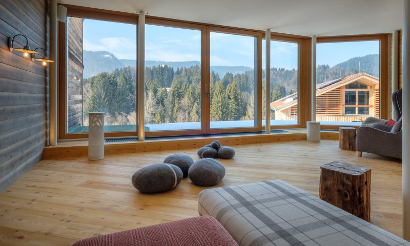 Weit weg von Arbeitsstress und Alltagslärm kommen Sie im Raum der Stille mal richtig zur Ruhe. Das Hotel Oberstdorf als 1. Feelgood-Hotel im Allgäu bietet die passende Atmosphäre.