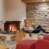 Entspannen am Kamin in der gemütlichen Lounge des Hotel Oberstdorf Lassen Sie Ihren Urlaubstag im Allgäu am Kamin in der Bar ausklingen. Bei einem guten Wein, einem erlesen Whisky oder besonderen Rührtail planen Sie entspannt Ihren nächsten Tag in Oberstdorf.