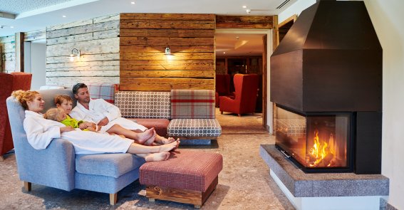 Kuschelzeit am Kamin Familienzeit am Kamin, Relaxxen im Urlaub, Erholung im Allgäu