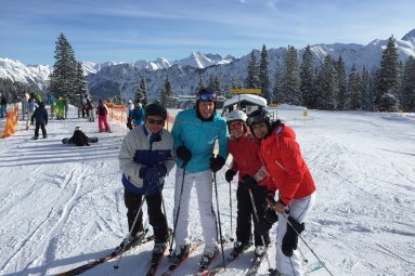 Skifahren mit dem ganzen Hotel Oberstdorf Team