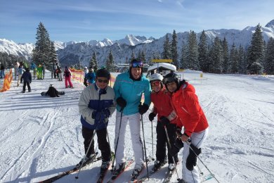 Skifahren mit dem ganzen Hotel Oberstdorf Team