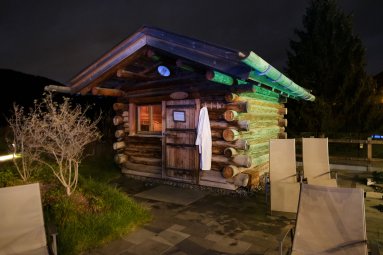 Sauna-Alpe bei Nacht