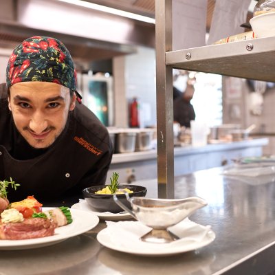 Werde Koch im Hotel Oberstdorf und verwöhne die Hotelgäste mit leckeren Kreationen und Schmankerln, ob morgens, mittags oder abends.