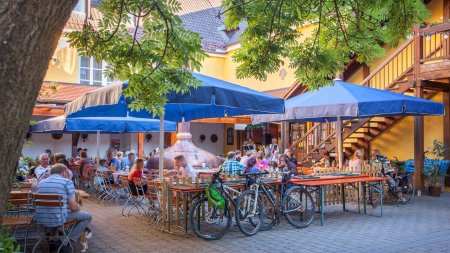 Das Hotel Gasthof Post in Nesselwang ist bekannt für den wunderschönen Biergarten und Allgäuer Bier-Spezialitäten.. .