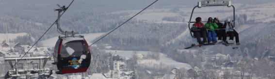 Die Alpspitzbahn in Nesselwang im Allgäu ist ein Skigebiet für die ganze Familie. Winterspaß mit Skischulen.