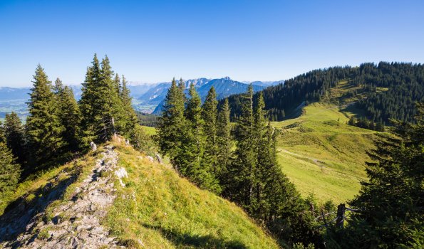 Die Berge im Allgäu sind perfekt für einen tollen Wanderurlaub mit Familie.