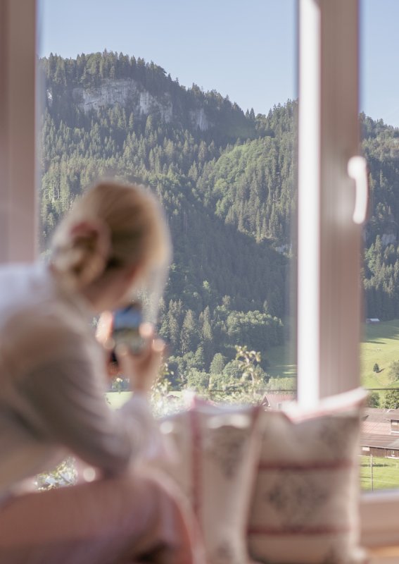 zimmer-mit-ausblick-und-ruhe