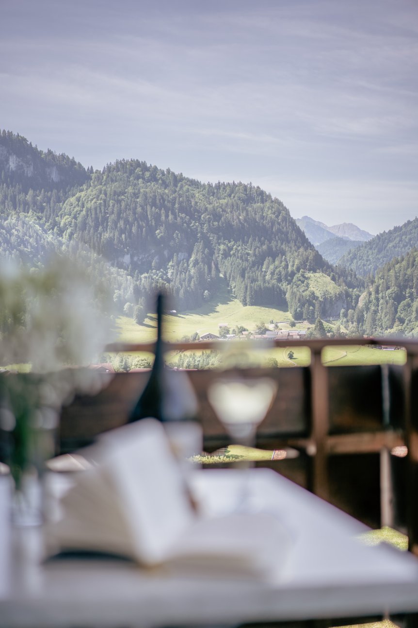 aussichtsreiches-hotelzimmer-im-allgaeu
