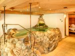 Felsenwhirlpool mit Bergquellwasser