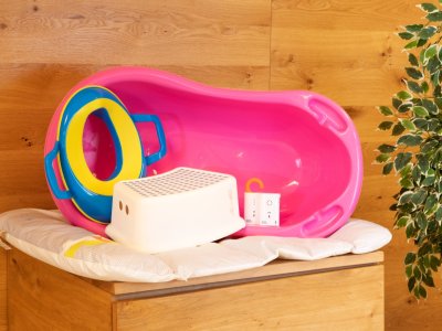 Badewanne, Toilettensitz, Schemelchen, Babyphone, Wickelauflage
