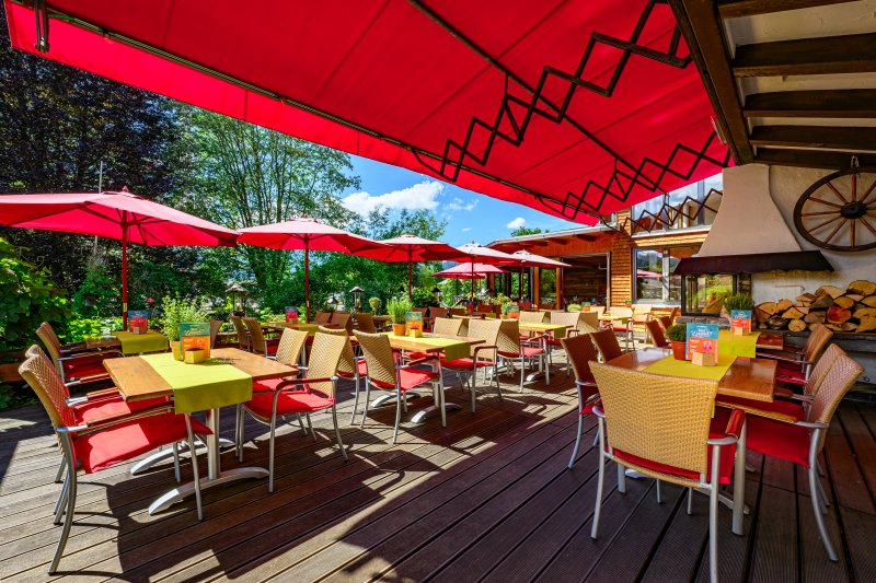 Gartenterrasse mit Kamin