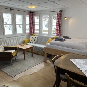 Wohn und Schlafzimmer (Ferienhütte)
