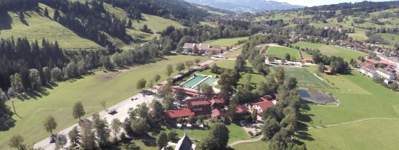 Übersicht über das Hotel Wiesengrund bei Bad Hindelang.